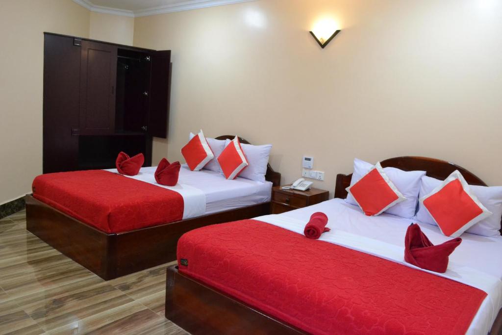 Capital Battambang Hotel - Tap to explore photos
