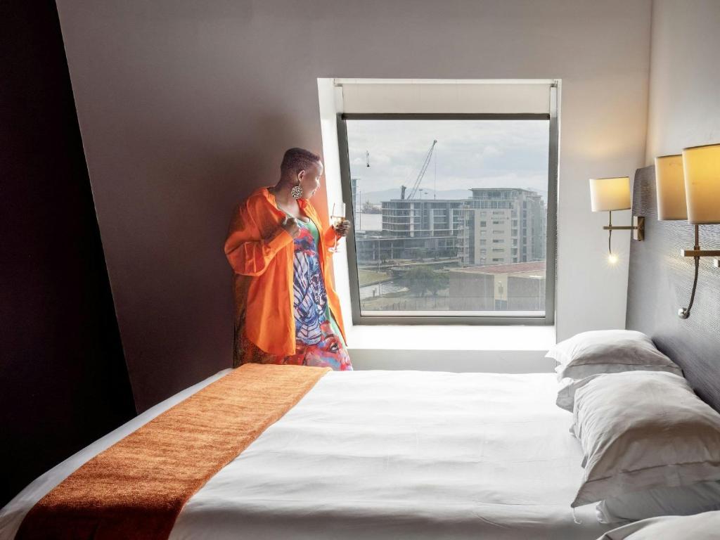 ONOMO Hotel Waterfront Room Type - Standard Queen Room