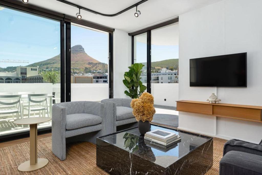 Central City Penthouse With Exquisite Views - Tap to explore photos
