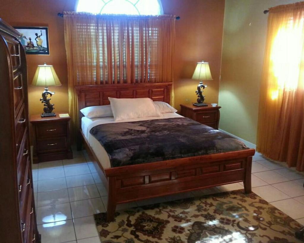 Caribbean Estate AJ photo 2
