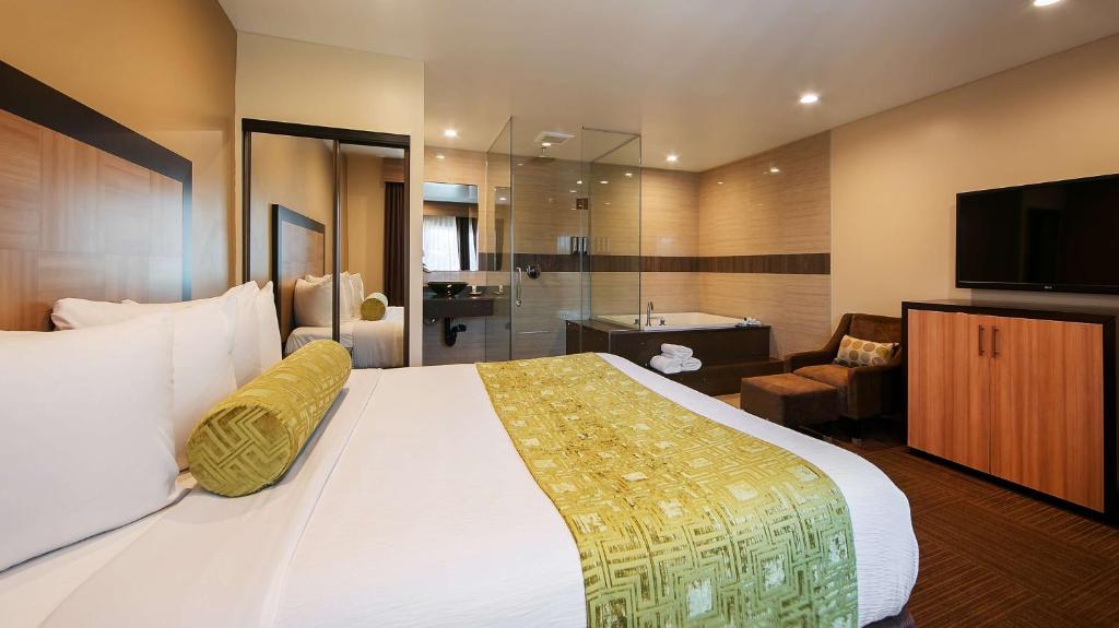Best Western Plus Glendale photo 3