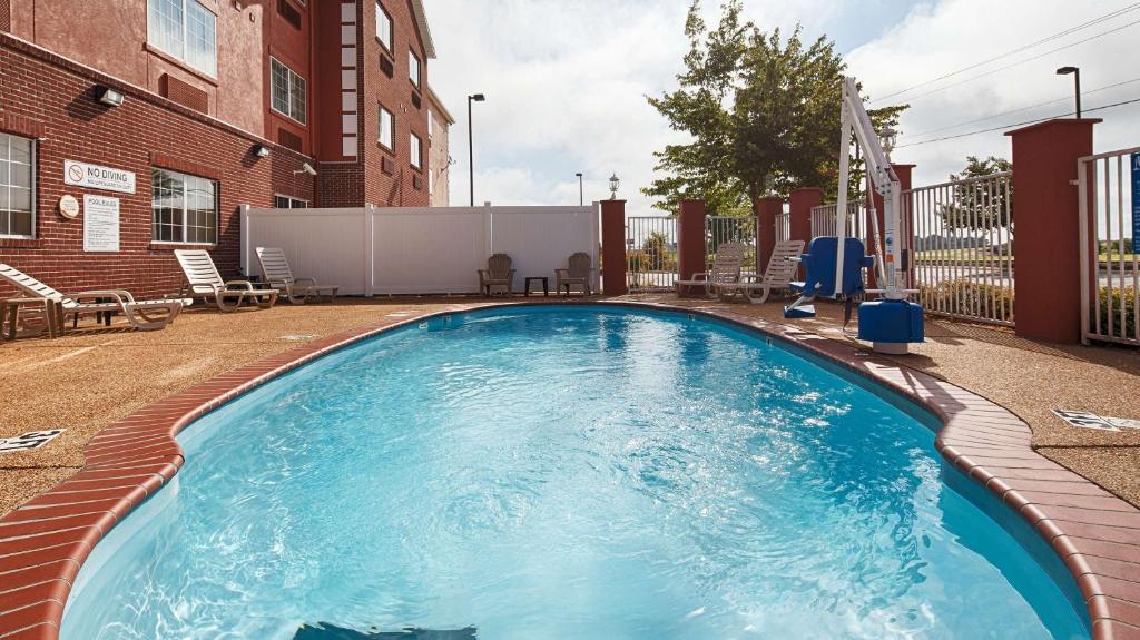 Best Western Plus Olive Branch Hotel & Suites image