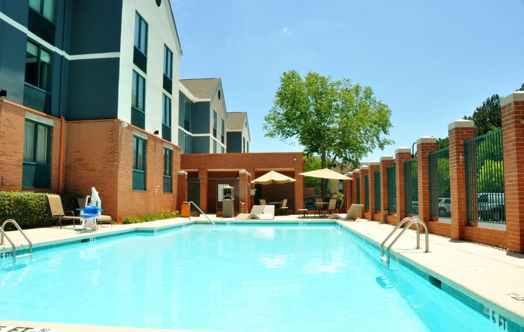Best Western Plus Roswell/Alpharetta photo 2