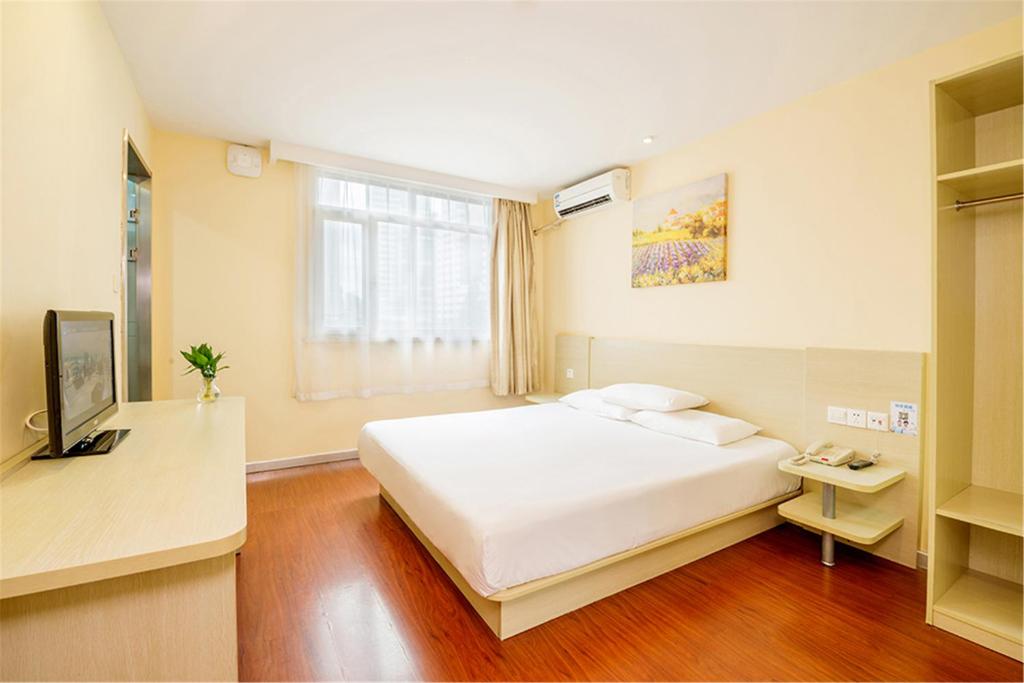 Двухместный (Улучшенный двухместный номер с 1 кроватью), Hanting Express Shanghai New Jing'an Temple