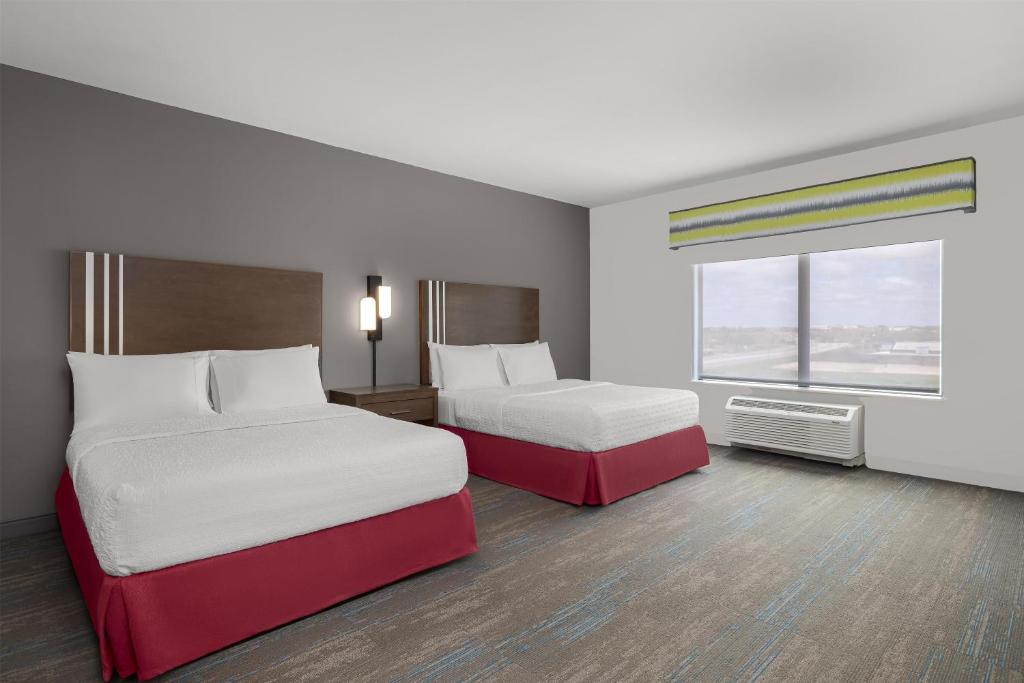 Hampton Inn by Hilton Kenedy - Tap to explore photos