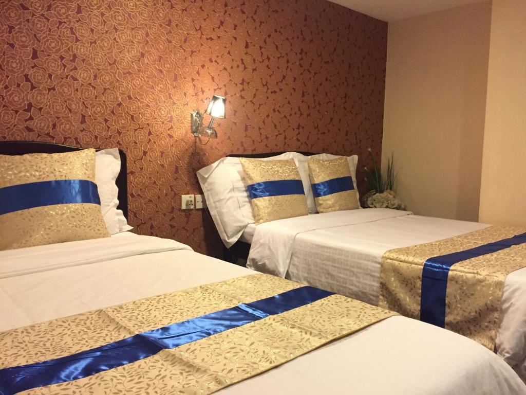 Трехместный (Трехместный номер), California Hotel
