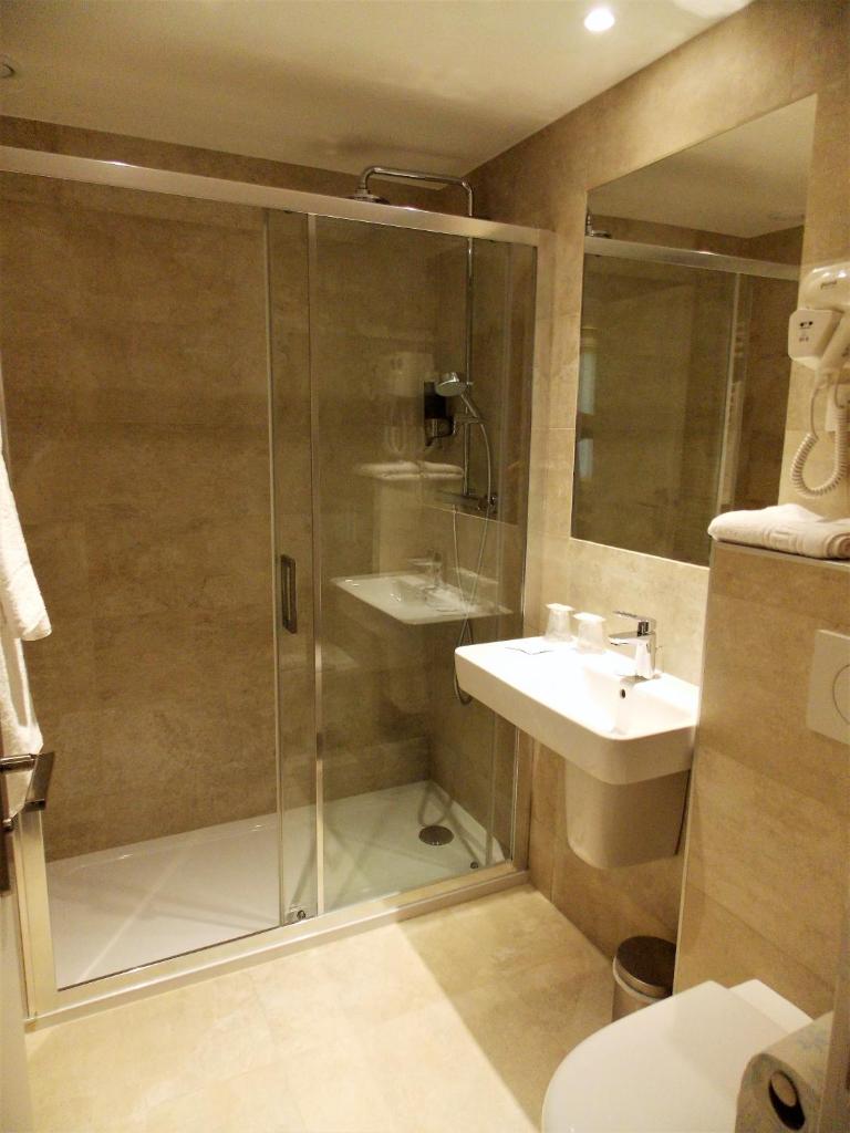 Семейный (Семейный номер), Excelsior Batignolles