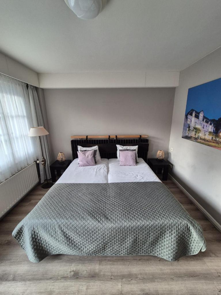 Saillant Hotel Brull - Tap to explore photos