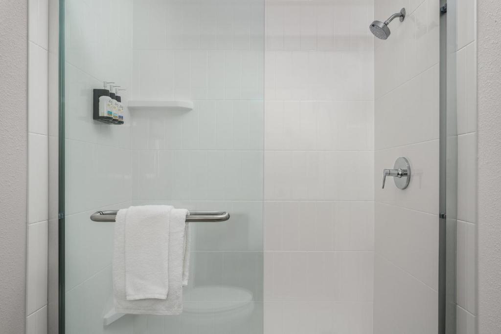 Garner Hotel La Porte Bay Area by IHG - Tap to explore photos