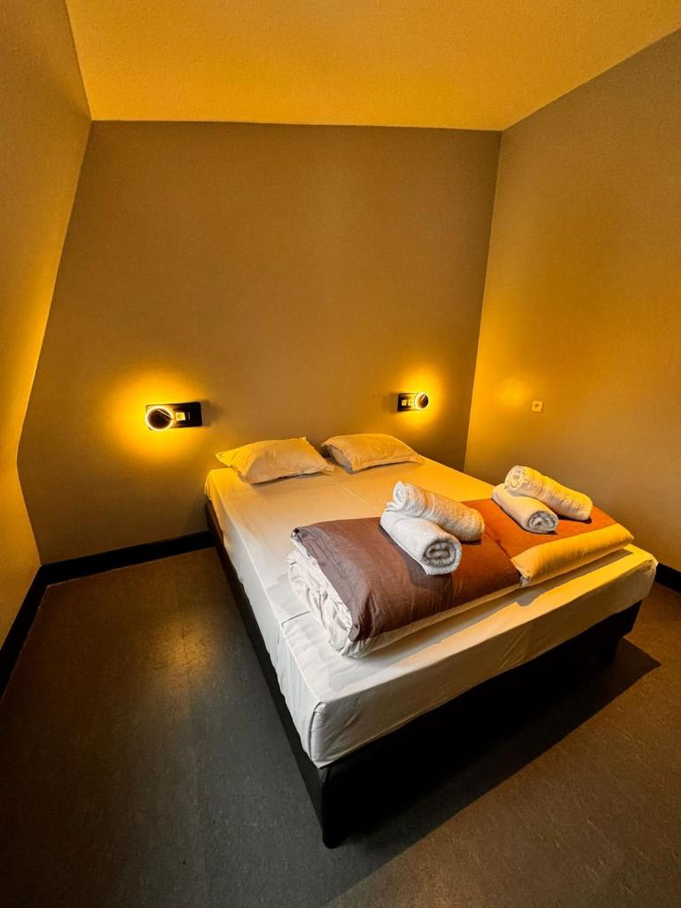 Brxxl 5 City Centre Hostel Room Type - Double Room with Private Bathroom