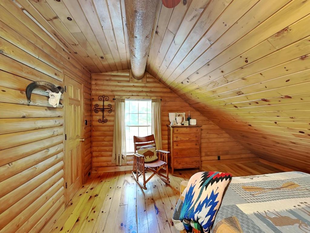 Windy Acres by Taylor Made Deep Creek - Tap to explore photos