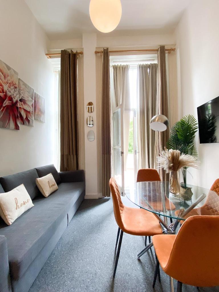 La Casa Studios Near Hyde Park - Tap to explore photos