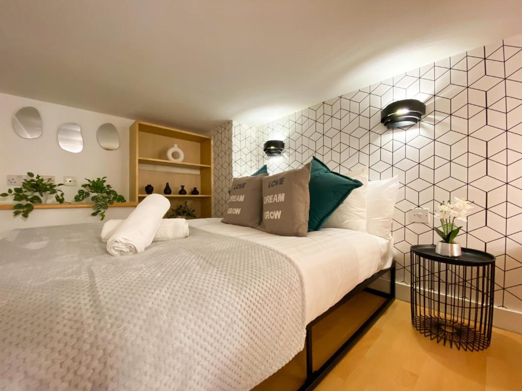 La Casa Studios Near Hyde Park Room Type - Studio - Split Level