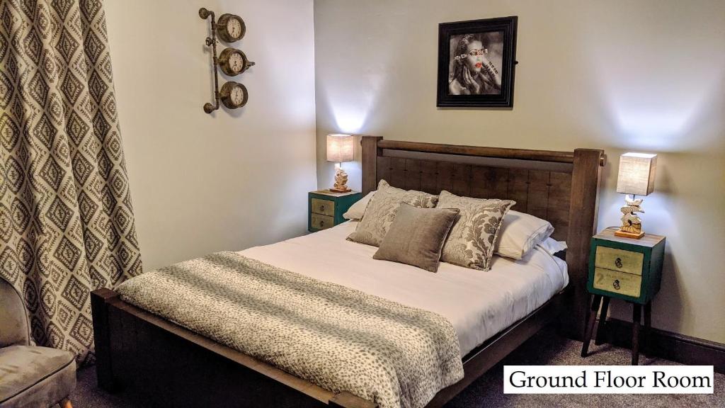 Oaklands Guest House - Tap to explore photos