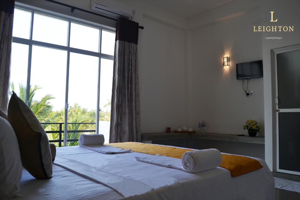 Двухместный (Superior Double Room (Early Check-in & Late Check-out on Availability Basis, Free Airport Pick-up or Drop-off, 10% off on Food & Beverage and PCR Tests Available if required)), Leighton Resort