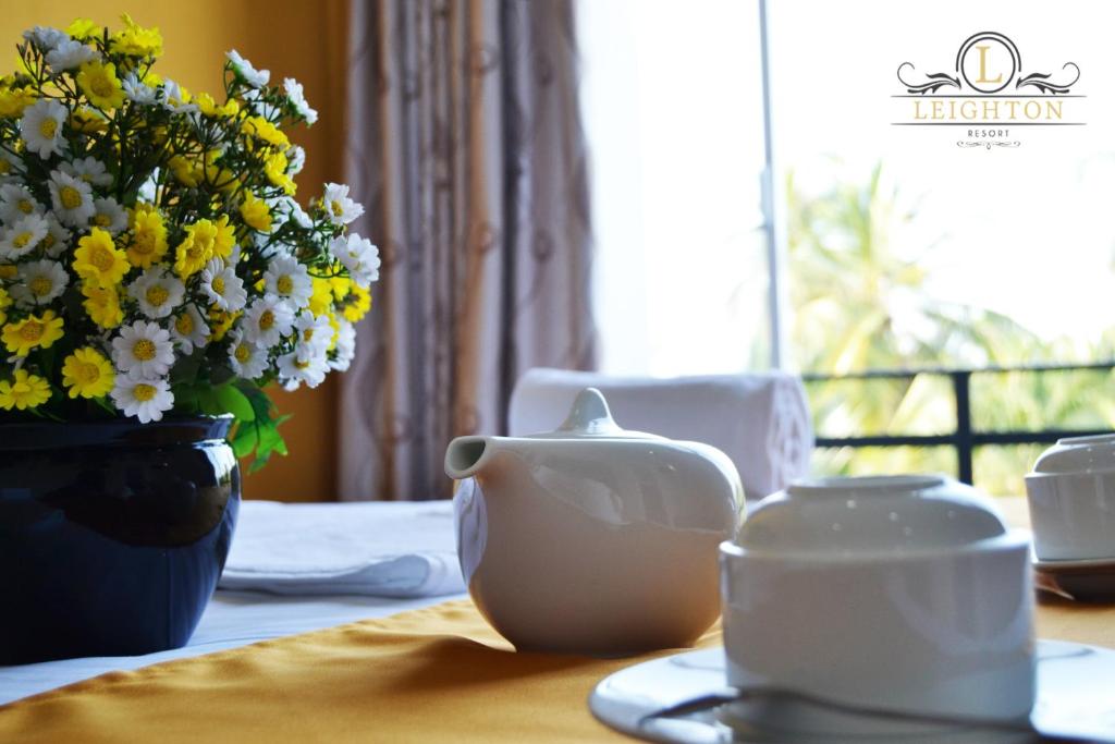 Двухместный (Superior Double Room (Early Check-in & Late Check-out on Availability Basis, Free Airport Pick-up or Drop-off, 10% off on Food & Beverage and PCR Tests Available if required)), Leighton Resort