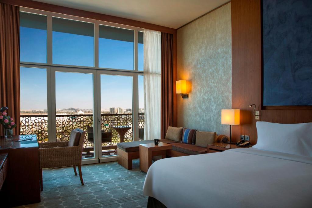 Двухместный (Номер «Премиум Плюс» - Вид на гоночную трассу), Отель Yas Island Rotana Abu Dhabi