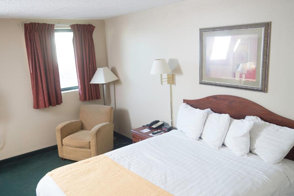 Americas Best Value Inn St. Louis / South photo 1