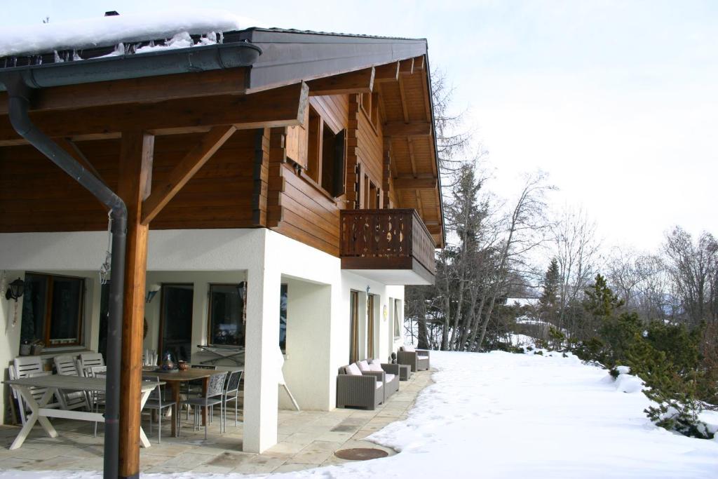 Chalet Domaine de la Famille te Arbaz photo 2