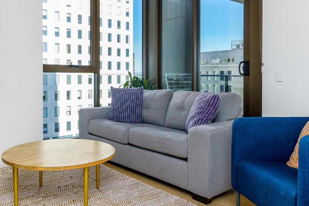 Modern Comfort in Canberra's City Center - Hosted by Canstay - Tap to explore photos