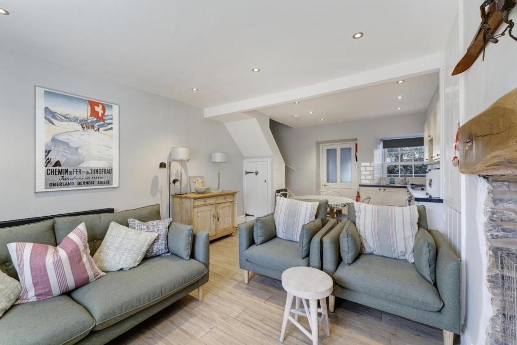 2 Bed in Ambleside oc-lr002 - Tap to explore photos