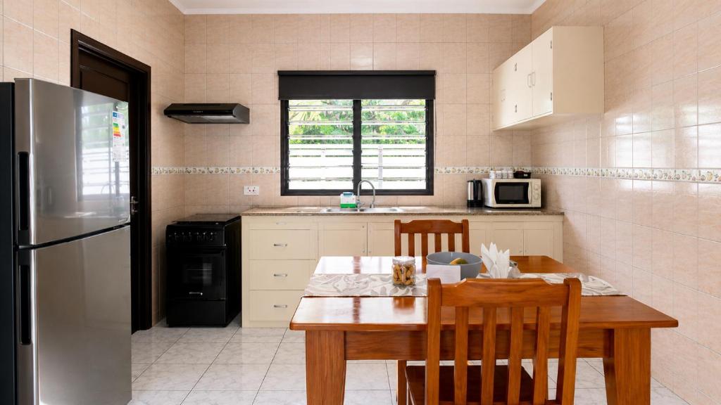 Roche Kerlan Apartments - Tap to explore photos