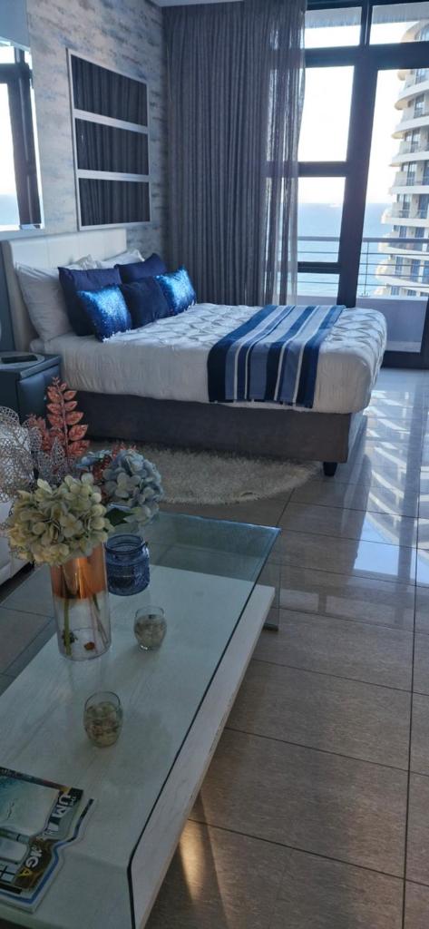 Umhlanga Stunning sea facing apartment - Tap to explore photos