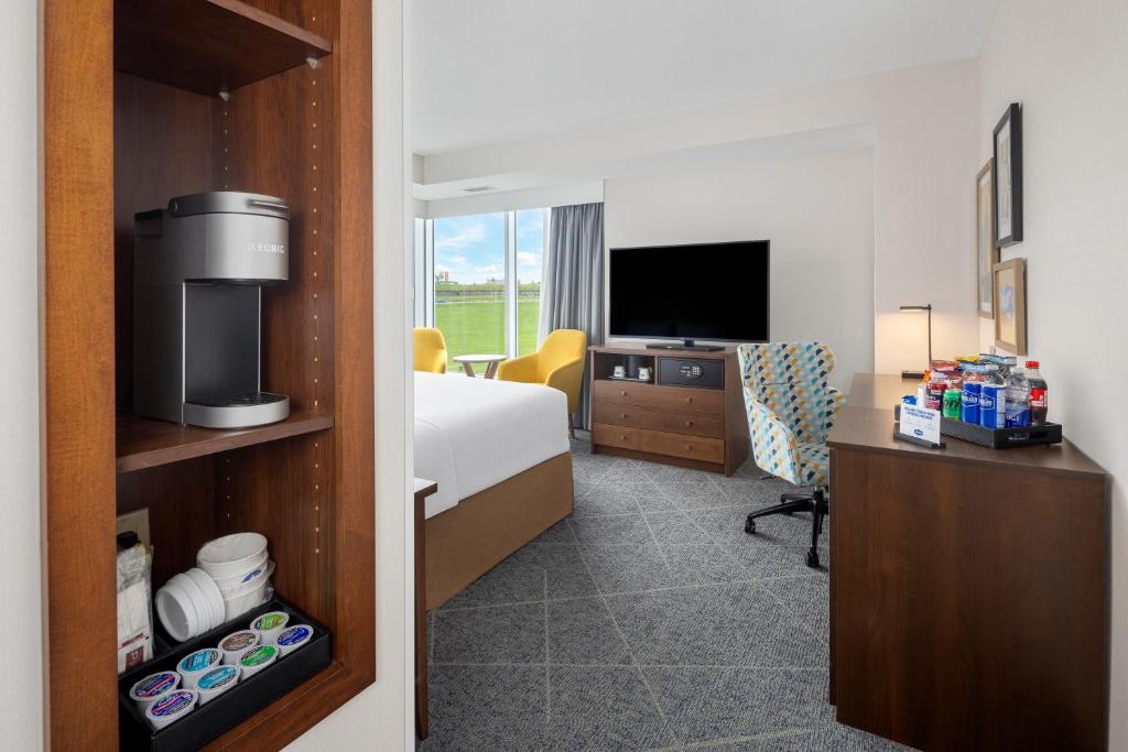 Hampton Inn by Hilton Halifax Downtown - Tap to explore photos