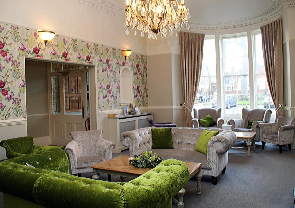 Alton House Hotel photo 2