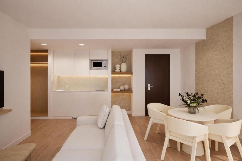 Aparthotel Playa del Sol - Adults Only - Tap to explore photos