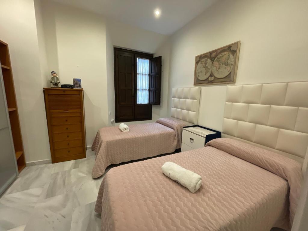 Apartment Palacio de Los Vibora Parking Gratis - Tap to explore photos