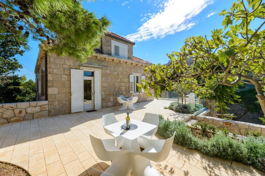 Holiday Home Villa Rosemary photo 3