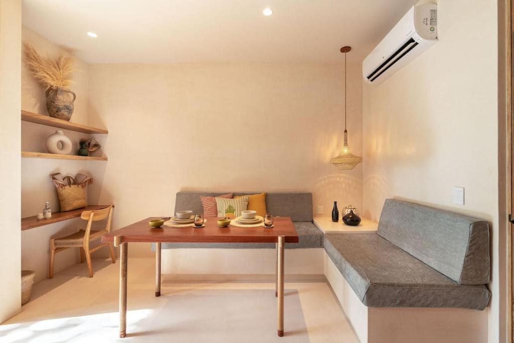 Amazing 1BR Tulum Jungle with Restaurant, Pool and Gym - Tap to explore photos
