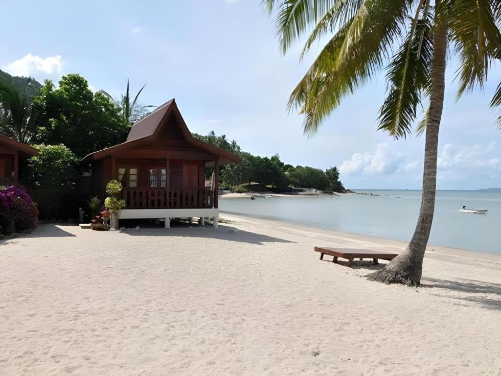 Phangan Rainbow Bungalows - Tap to explore photos