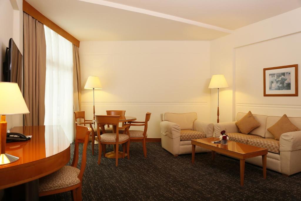 Сьюит (Суперлюкс), Отель J5 Hotels – Port Saeed (Formerly Rihab Rotana)