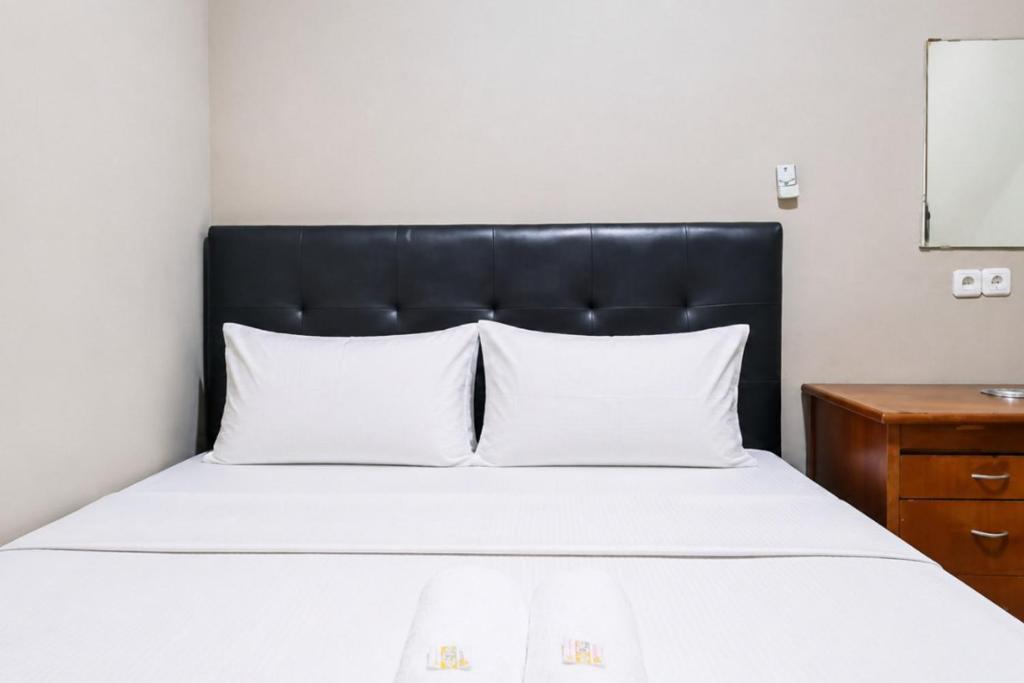 Arcadia Rooms Mangga Besar RedPartner - Tap to explore photos