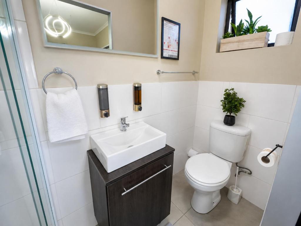 Royal Palms Guest House Room Type - Budget Double Room