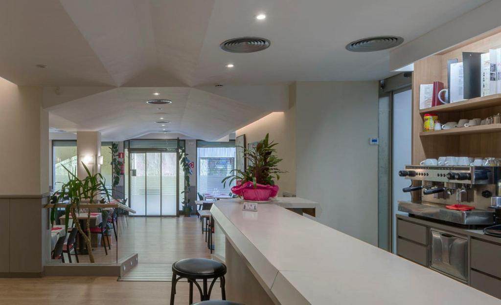 Hostal La Vila photo 3