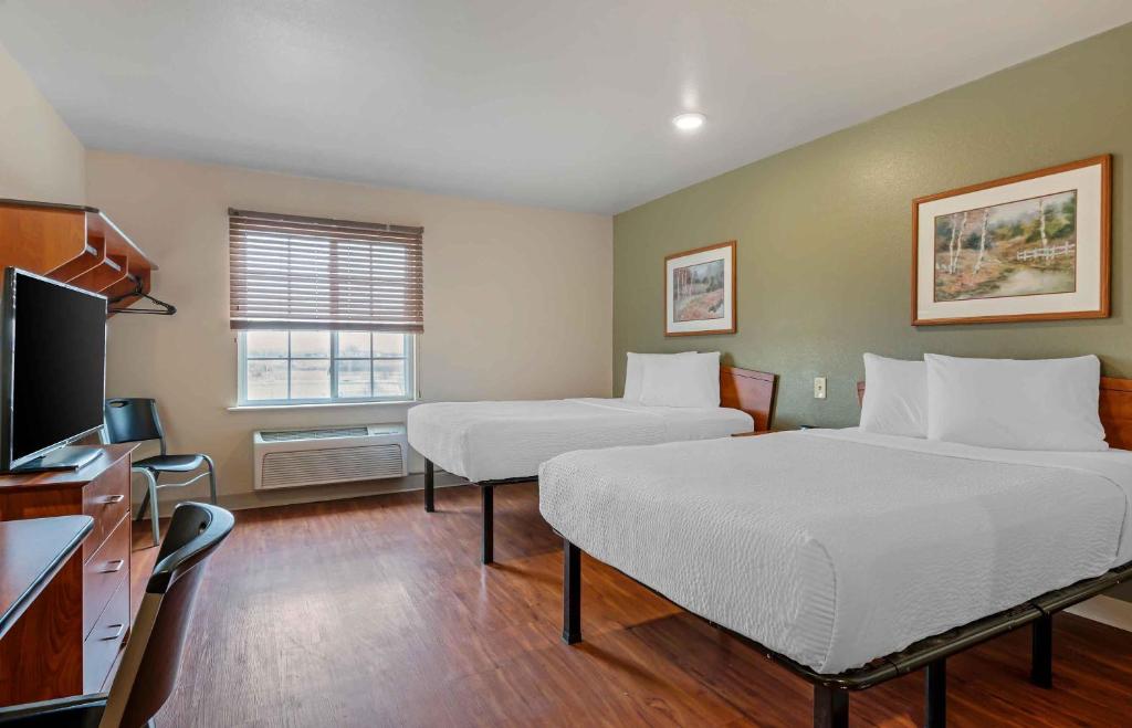 Extended Stay America Select Suites - Indianapolis - Greenwood - Tap to explore photos