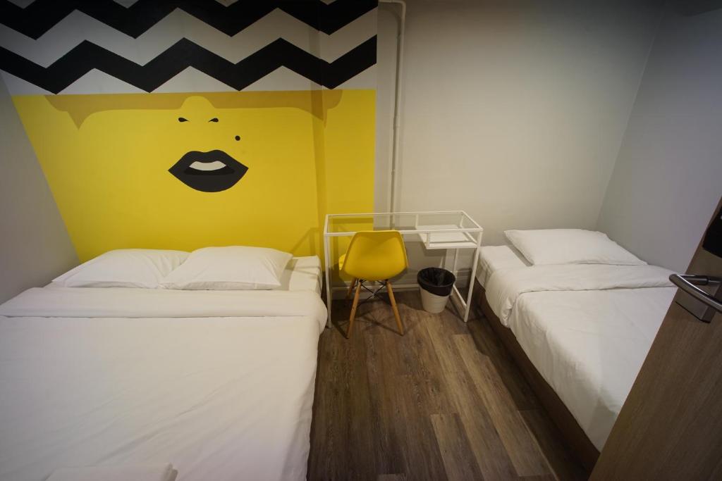 Трехместный (Трехместный номер с общей ванной комнатой), BRB Hostel Bangkok Silom