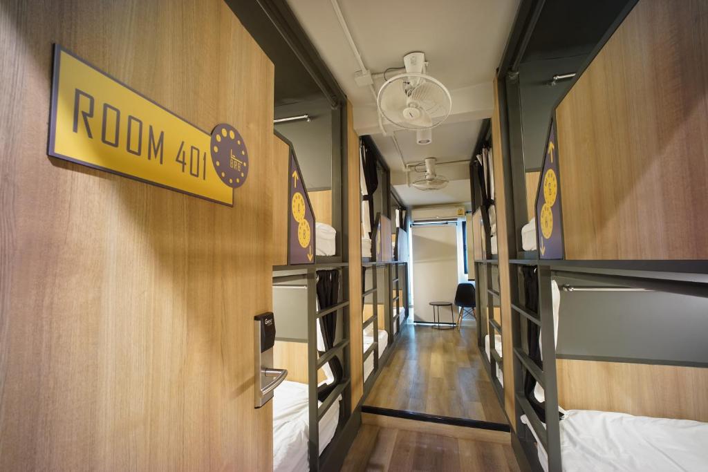 Номер (Кровать в общем номере для мужчин и женщин с 10 кроватями), BRB Hostel Bangkok Silom