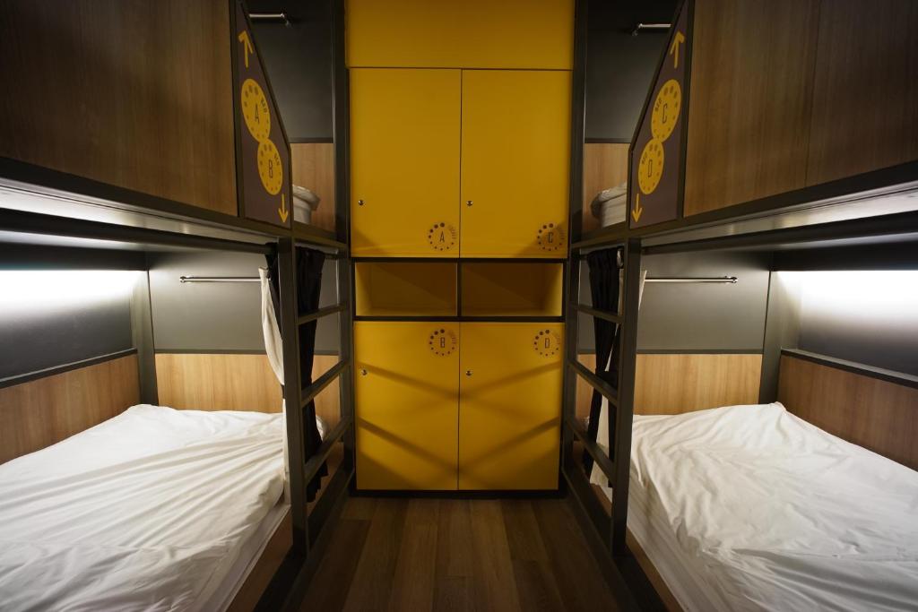 Четырехместный (Четырехместный номер с общей ванной комнатой), BRB Hostel Bangkok Silom