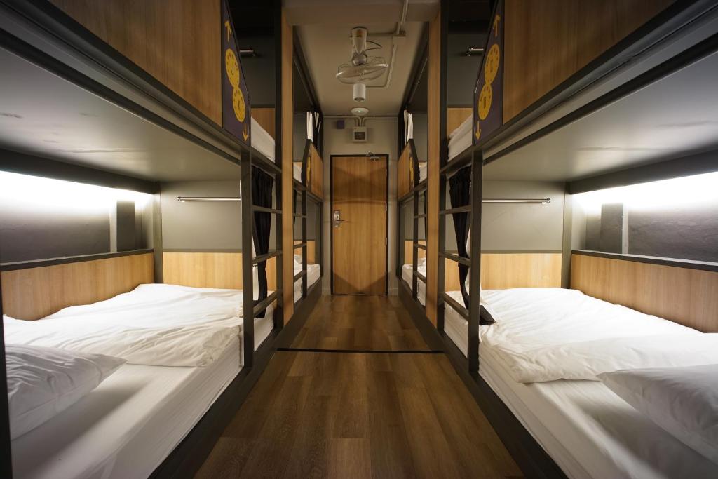 Номер (Кровать в общем номере для мужчин и женщин с 10 кроватями), BRB Hostel Bangkok Silom
