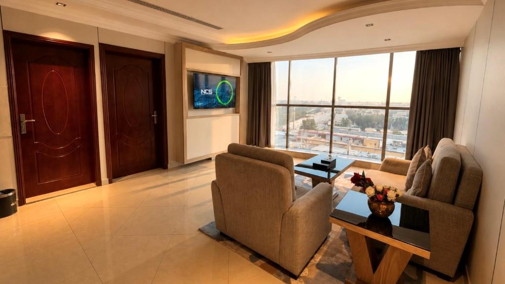 Crown Tower Hotel Room Type - Suite with City View