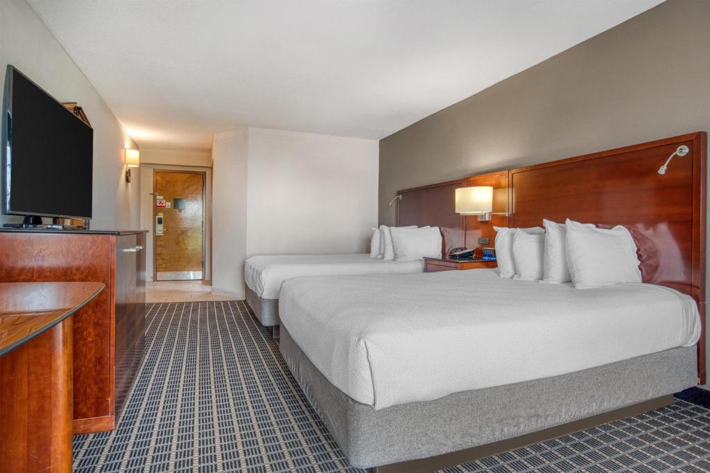 SureStay Plus Hotel by Best Western Greenwood - Tap to explore photos
