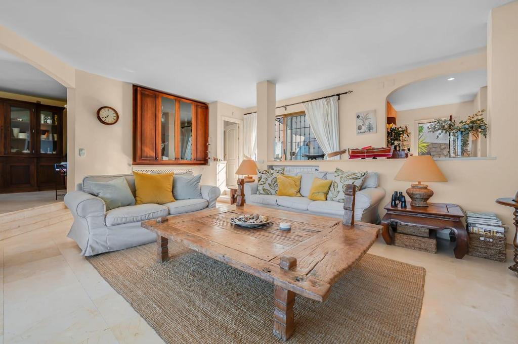 Grand Villa with Amazing Golf & Sea View Marbella - Tap to explore photos