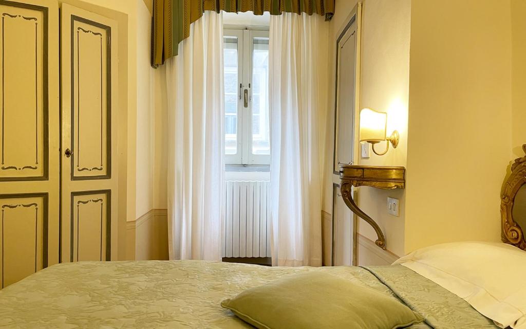 B&B Piccolo Hotel - Tap to explore photos