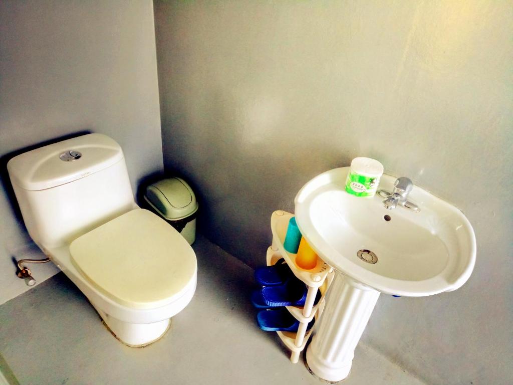 Двухместный (Mainland Chinese Citizen Only - Double Room with Private Bathroom), Qian Men Hostel