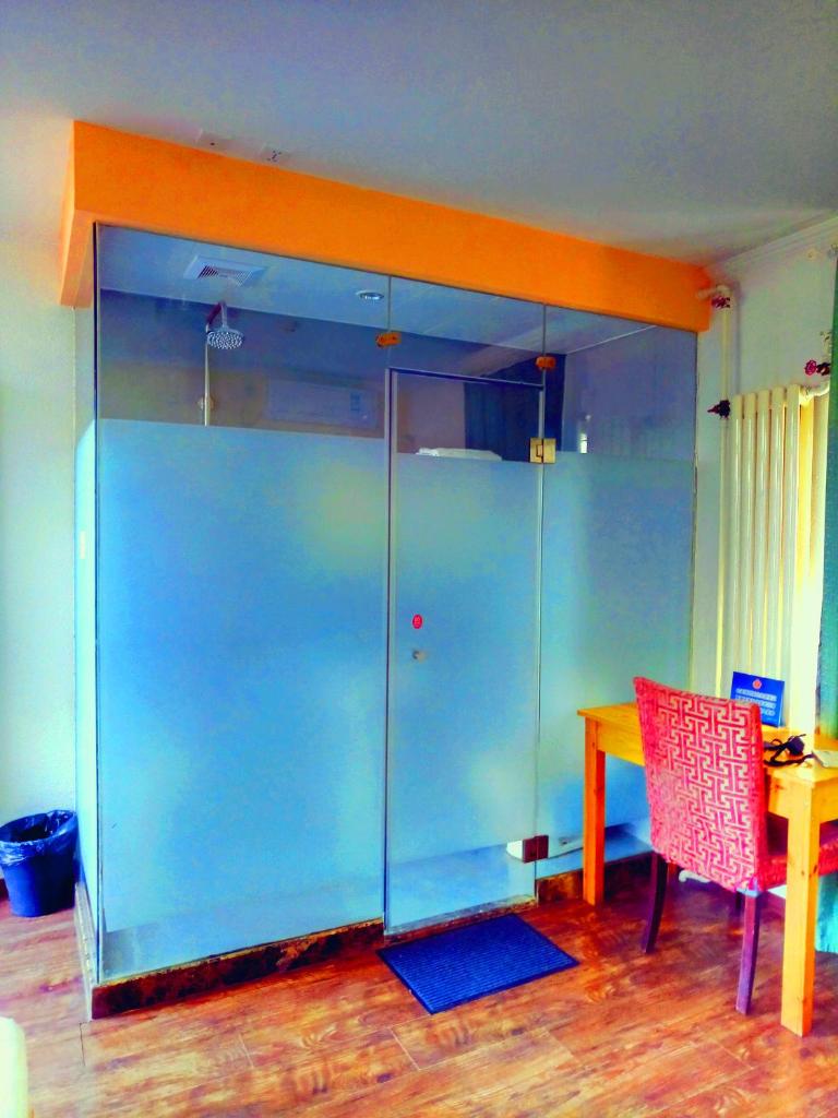 Двухместный (Mainland Chinese Citizen Only - Twin Room with Private Bathroom), Qian Men Hostel