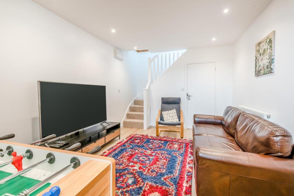 4 Bed in Ambleside oc-lr055 - Tap to explore photos